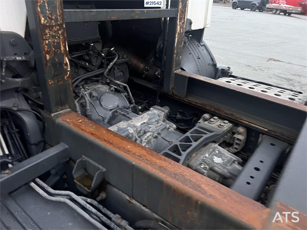 Scania P420 6x2 chassis w/ lift repair object