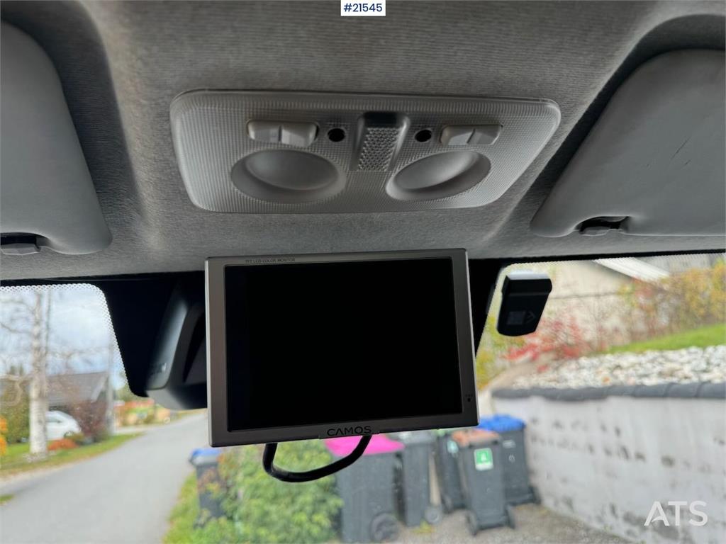 Iveco Daily 35S16 4x2 box truck w/ lift and two sets of