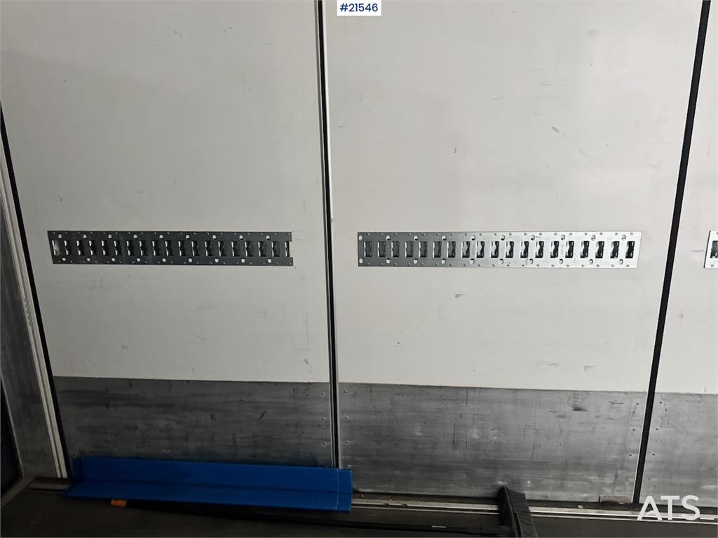 Mercedes-Benz Actros 1833 4x2 Box truck w/ Full side opening.