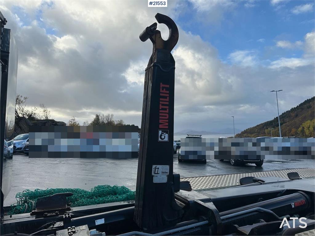 Volvo FH 500 hook truck 8x2 w/ 21 t hook. WATCH VIDEO.