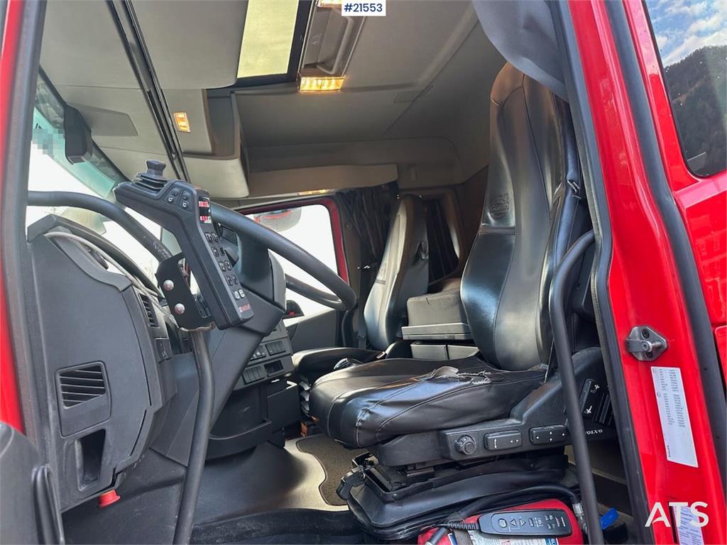 Volvo FH 500 hook truck 8x2 w/ 21 t hook. WATCH VIDEO.