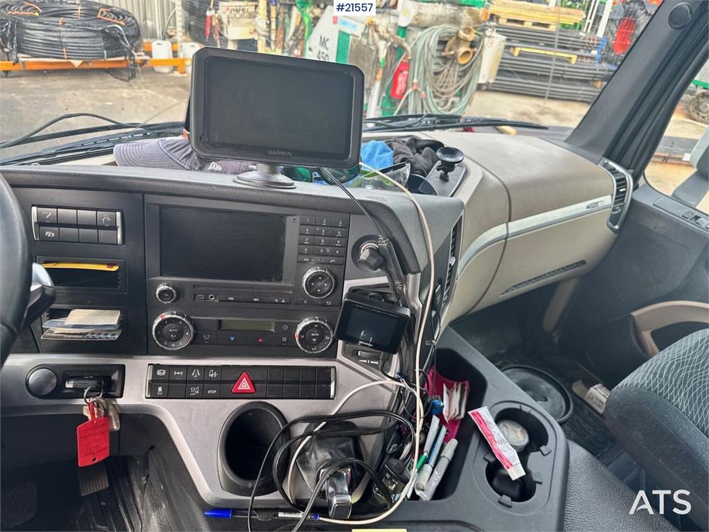 Mercedes-Benz Actros 1832 4x2 Box truck w/ full side opening and