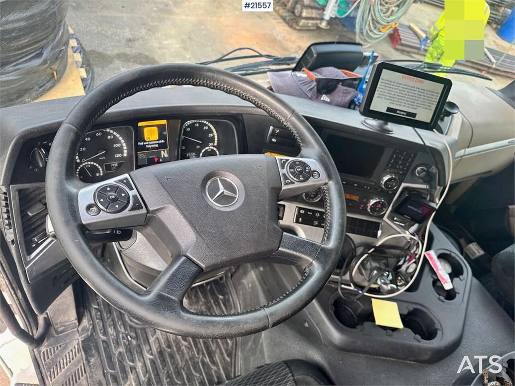 Mercedes-Benz Actros 1832 4x2 Box truck w/ full side opening and