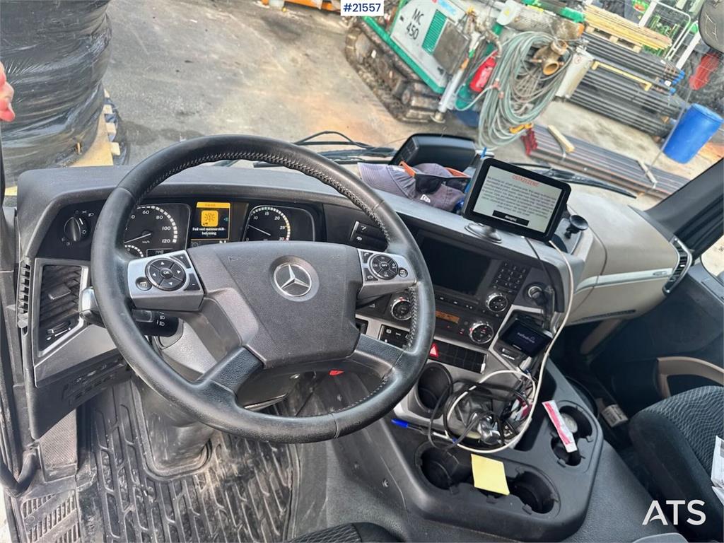 Mercedes-Benz Actros 1832 4x2 Box truck w/ full side opening and
