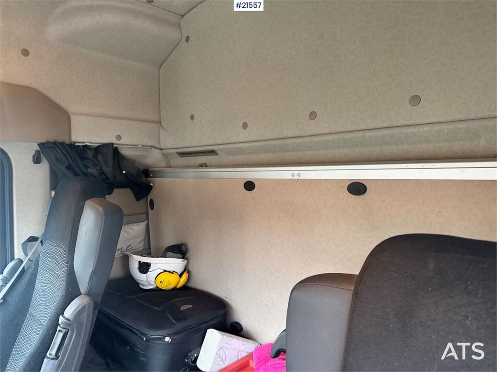 Mercedes-Benz Actros 1832 4x2 Box truck w/ full side opening and
