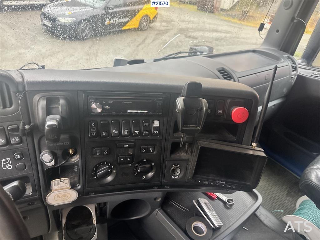 Scania R500 Hook truck w/ Box.