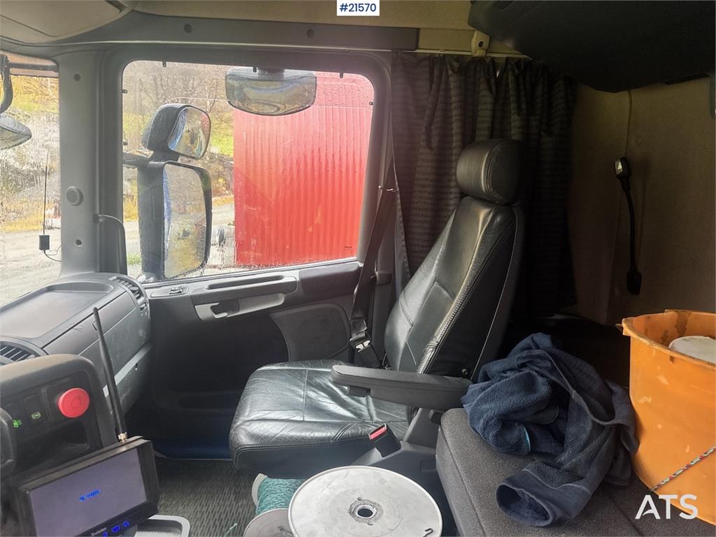 Scania R500 Hook truck w/ Box.