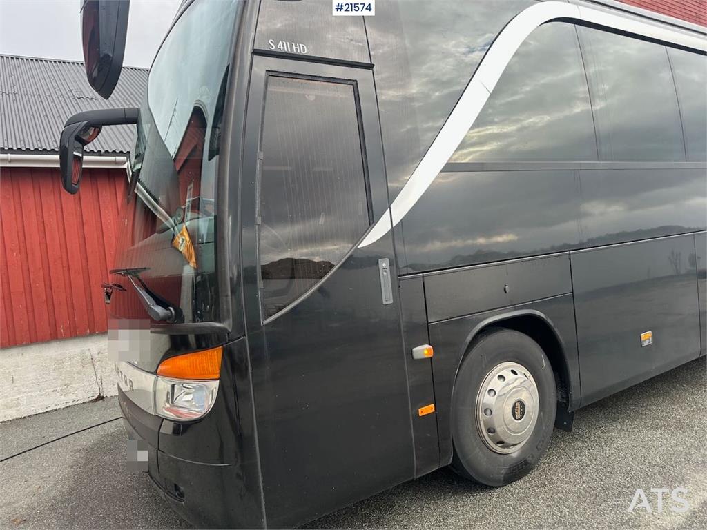 Setra S411 tour bus w/ 29+2+1 seats and winter tires. Lo