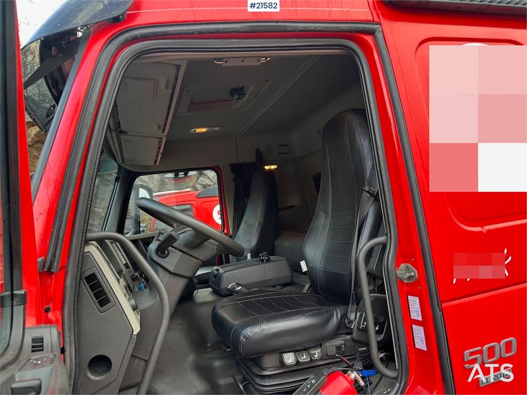 Volvo FM 500 6x2 box truck w/ full side opening and lift