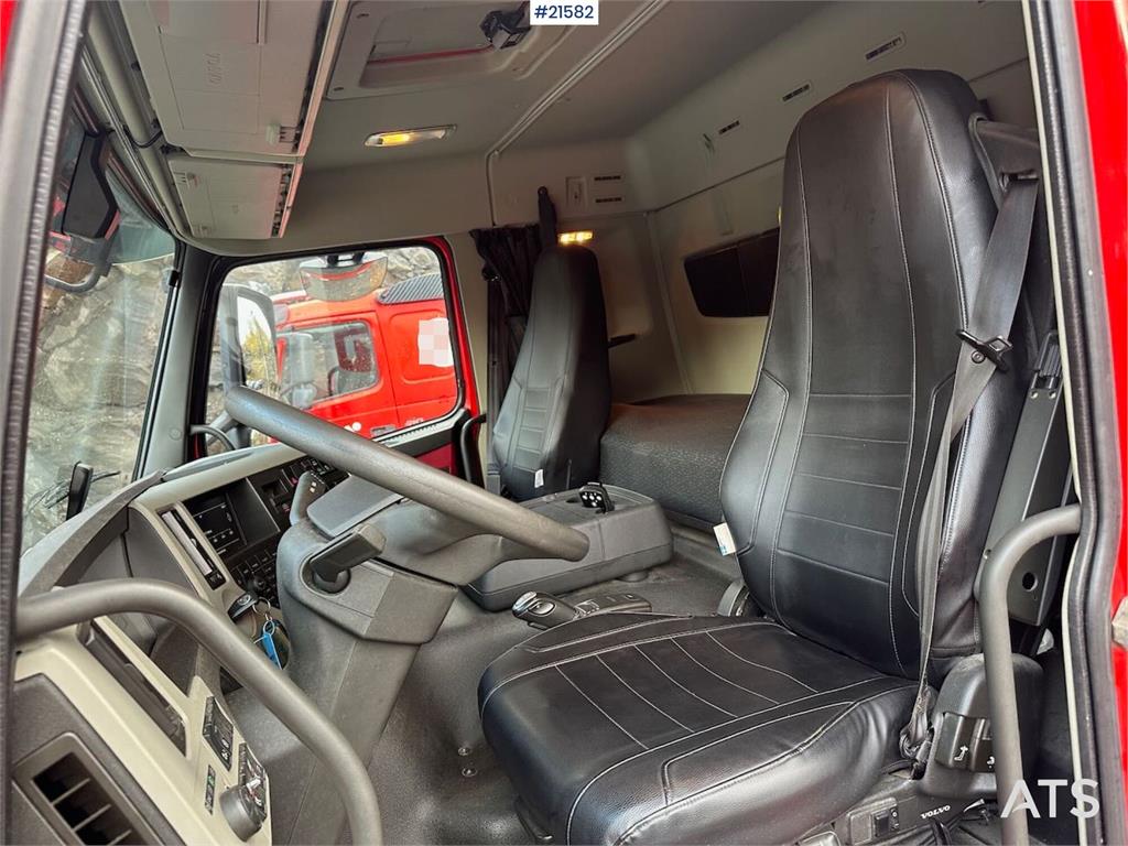 Volvo FM 500 6x2 box truck w/ full side opening and lift