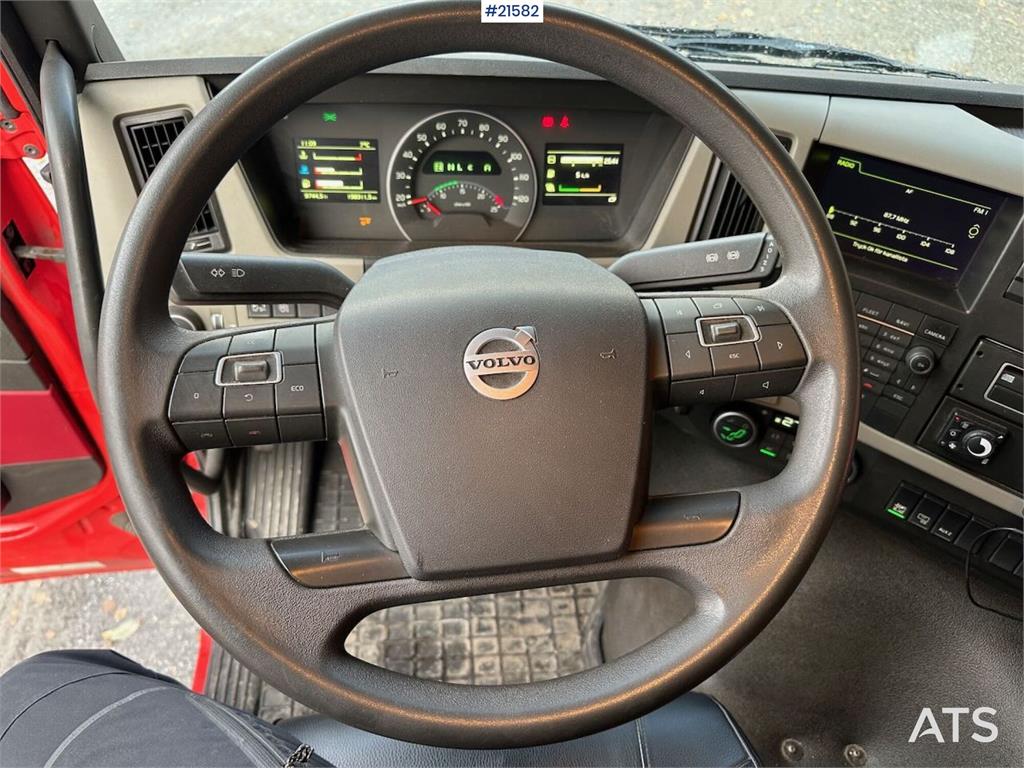 Volvo FM 500 6x2 box truck w/ full side opening and lift