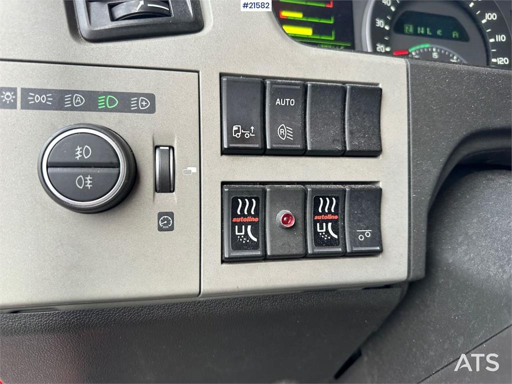Volvo FM 500 6x2 box truck w/ full side opening and lift