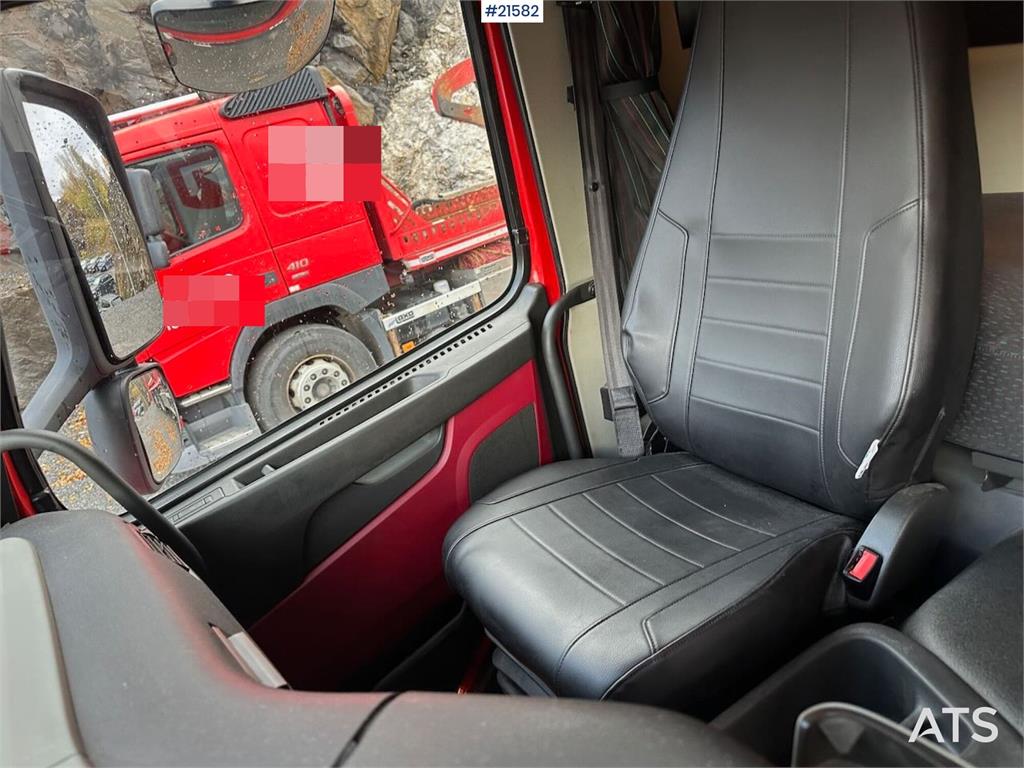 Volvo FM 500 6x2 box truck w/ full side opening and lift
