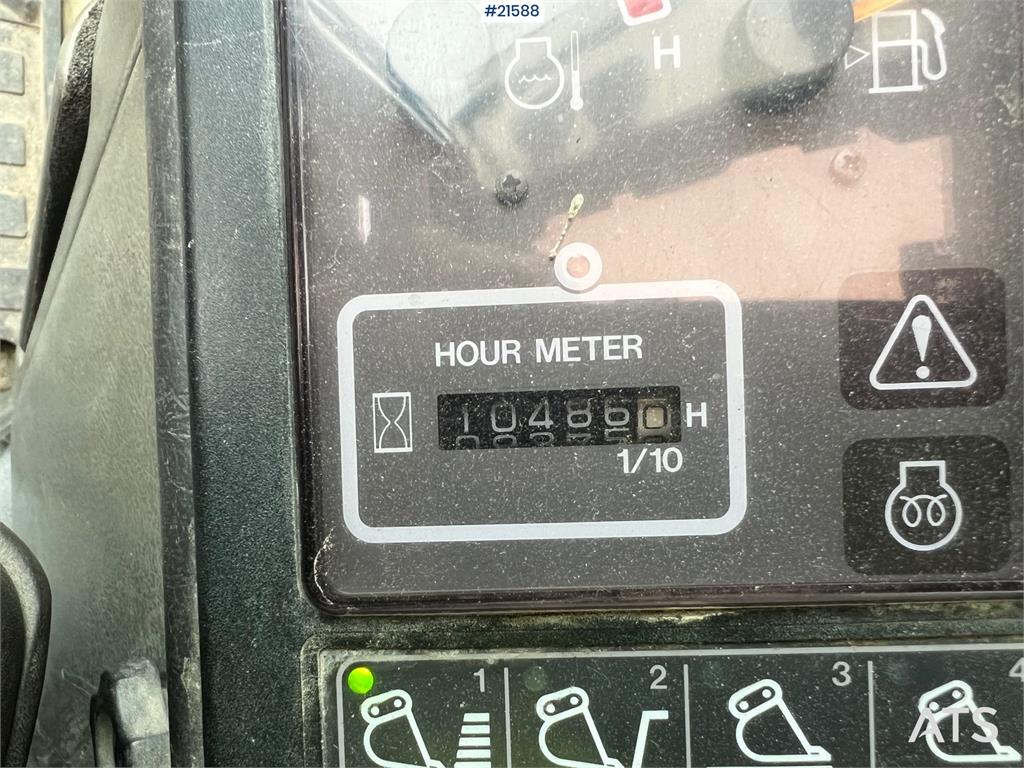 Kato HD 823 MR excavator w/ rototilt, sanding bucket, A