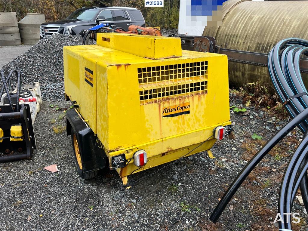 Kato HD 823 MR excavator w/ rototilt, sanding bucket, A