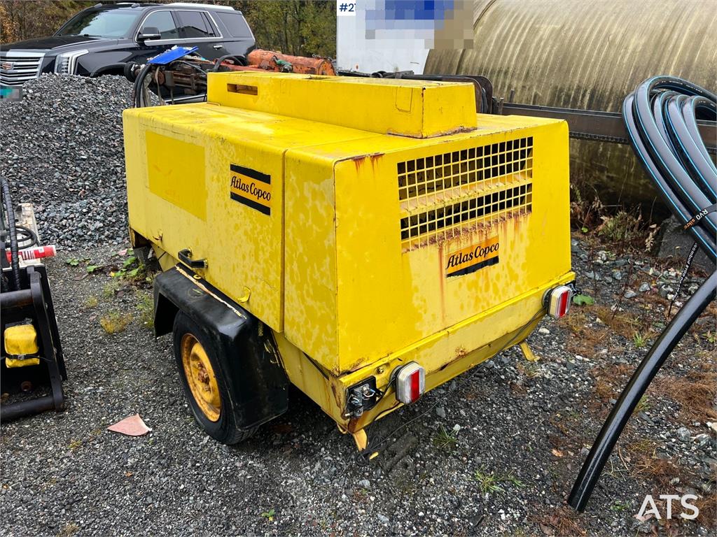 Kato HD 823 MR excavator w/ rototilt, sanding bucket, A