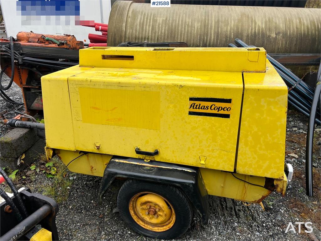 Kato HD 823 MR excavator w/ rototilt, sanding bucket, A