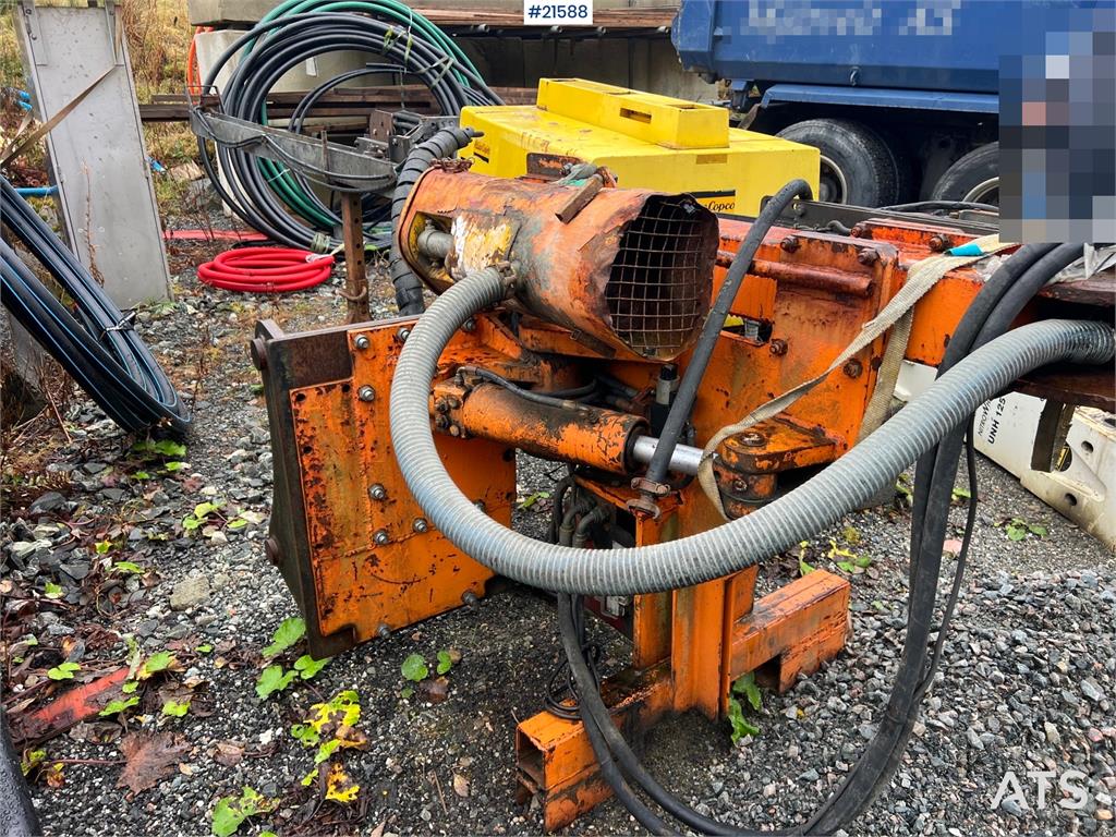 Kato HD 823 MR excavator w/ rototilt, sanding bucket, A