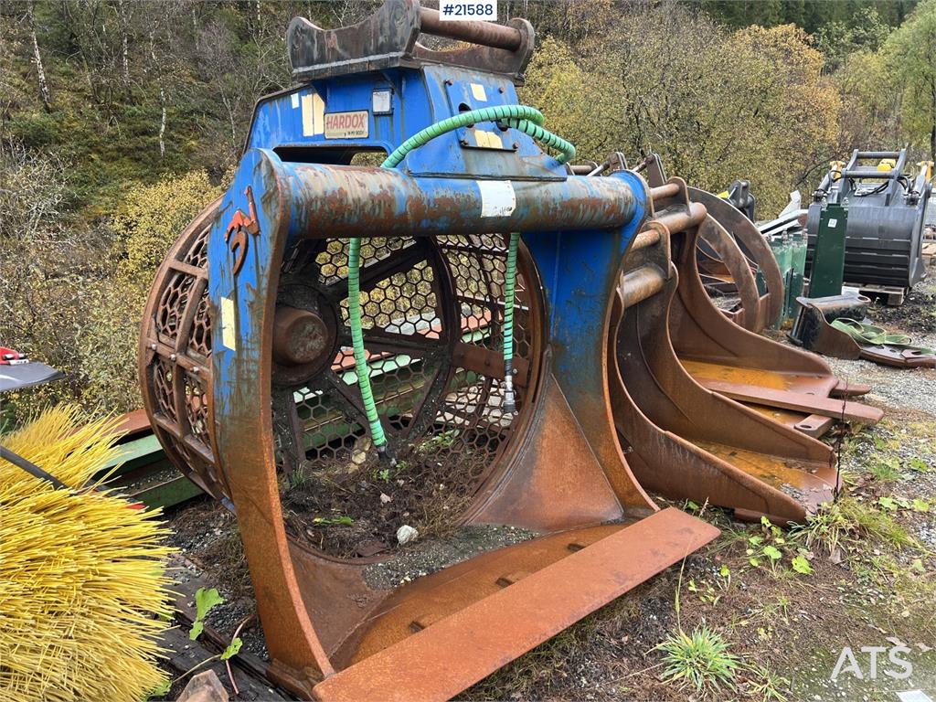 Kato HD 823 MR excavator w/ rototilt, sanding bucket, A