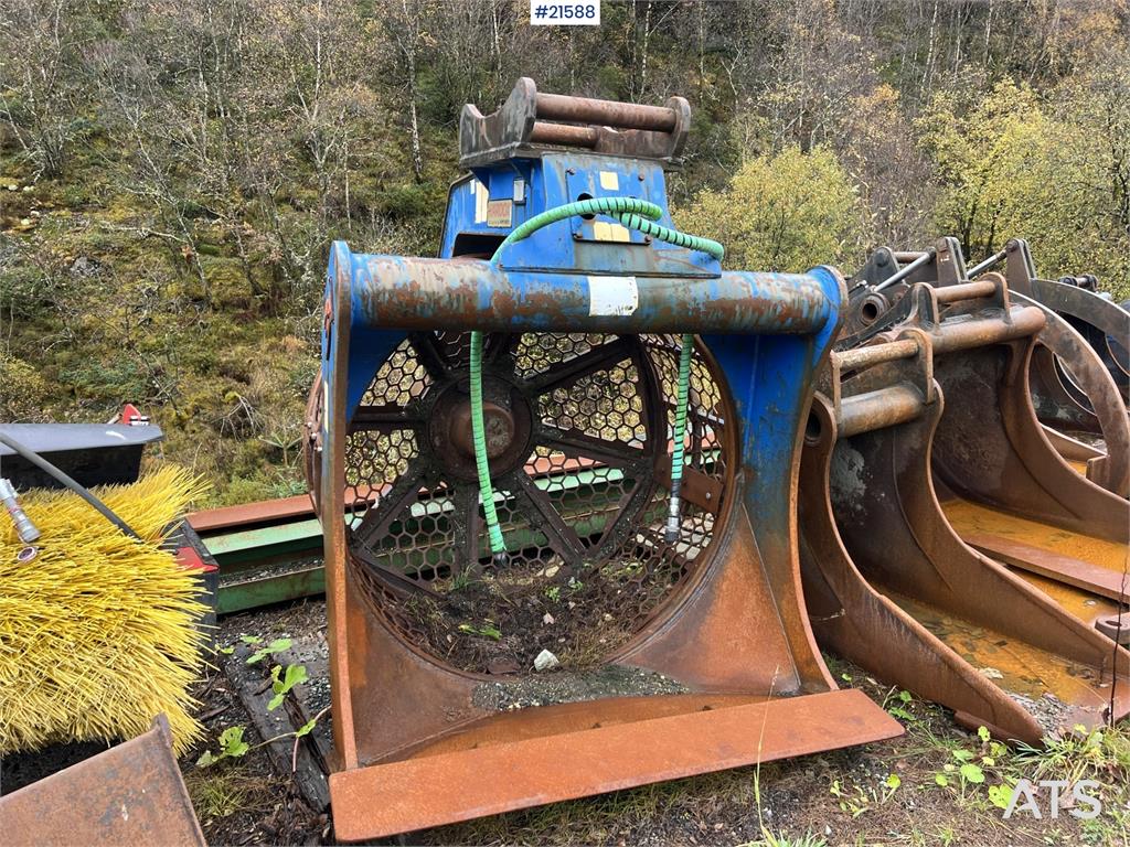 Kato HD 823 MR excavator w/ rototilt, sanding bucket, A