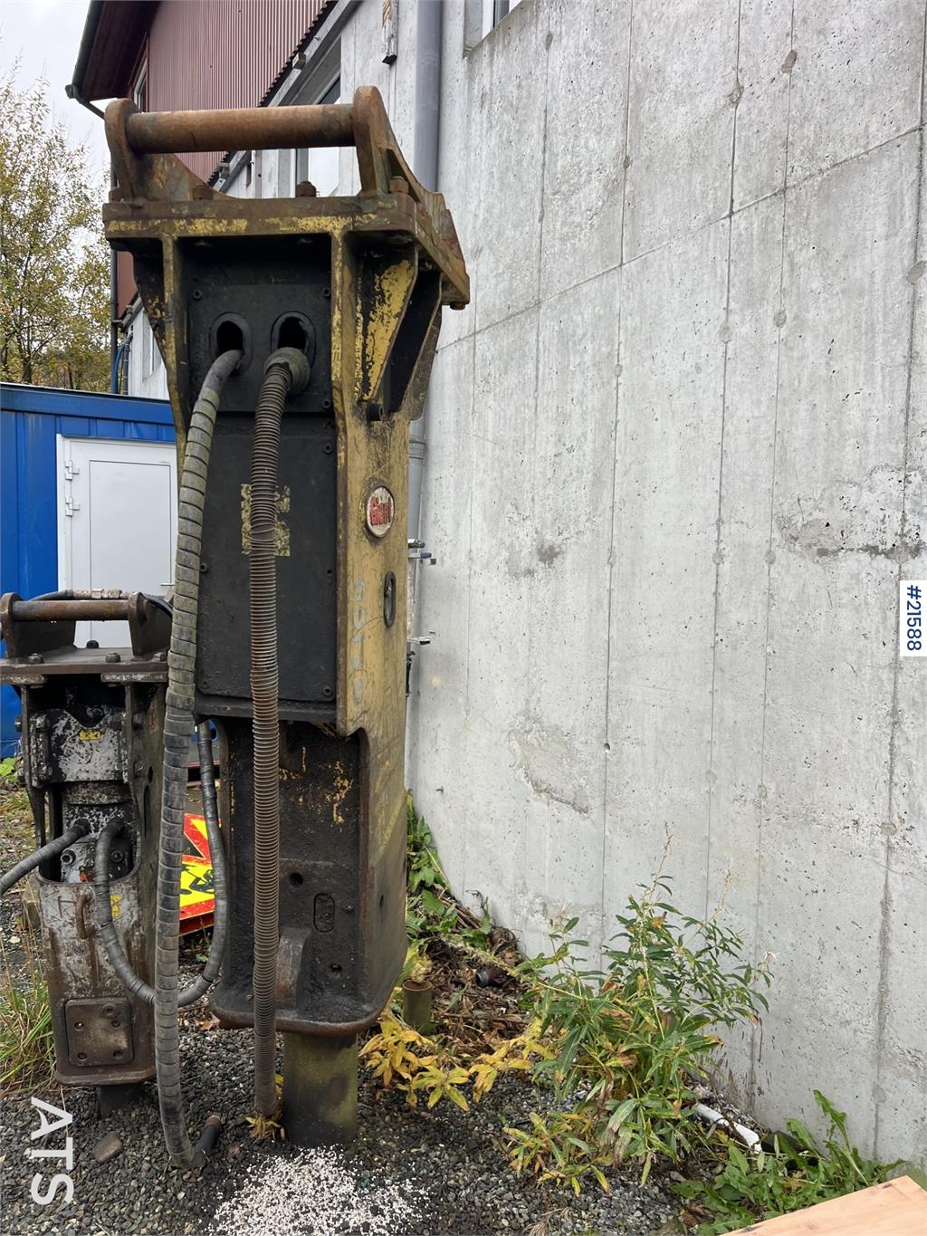 Kato HD 823 MR excavator w/ rototilt, sanding bucket, A