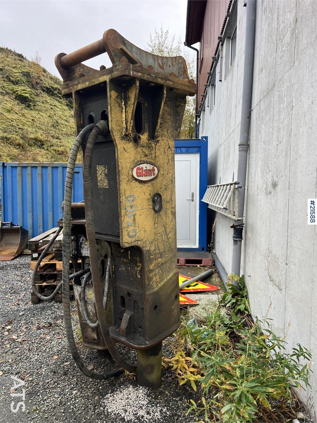 Kato HD 823 MR excavator w/ rototilt, sanding bucket, A
