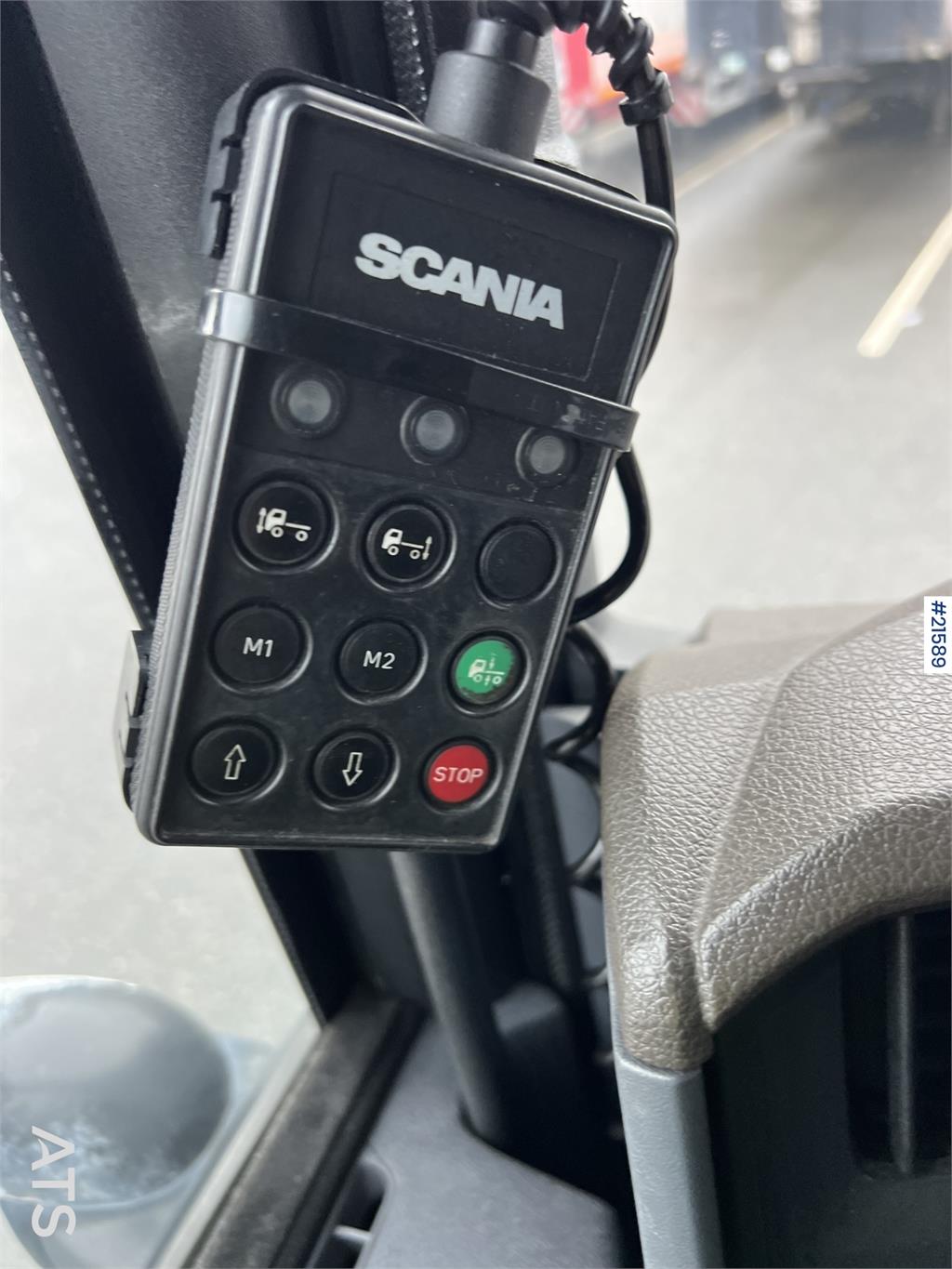 Scania R500 6x2 box truck w/ 2 temp refrigerator/freezer