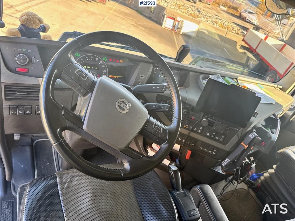 Volvo FH540 Combi truck w/ 54 t/m Fassi crane w/ Jib and