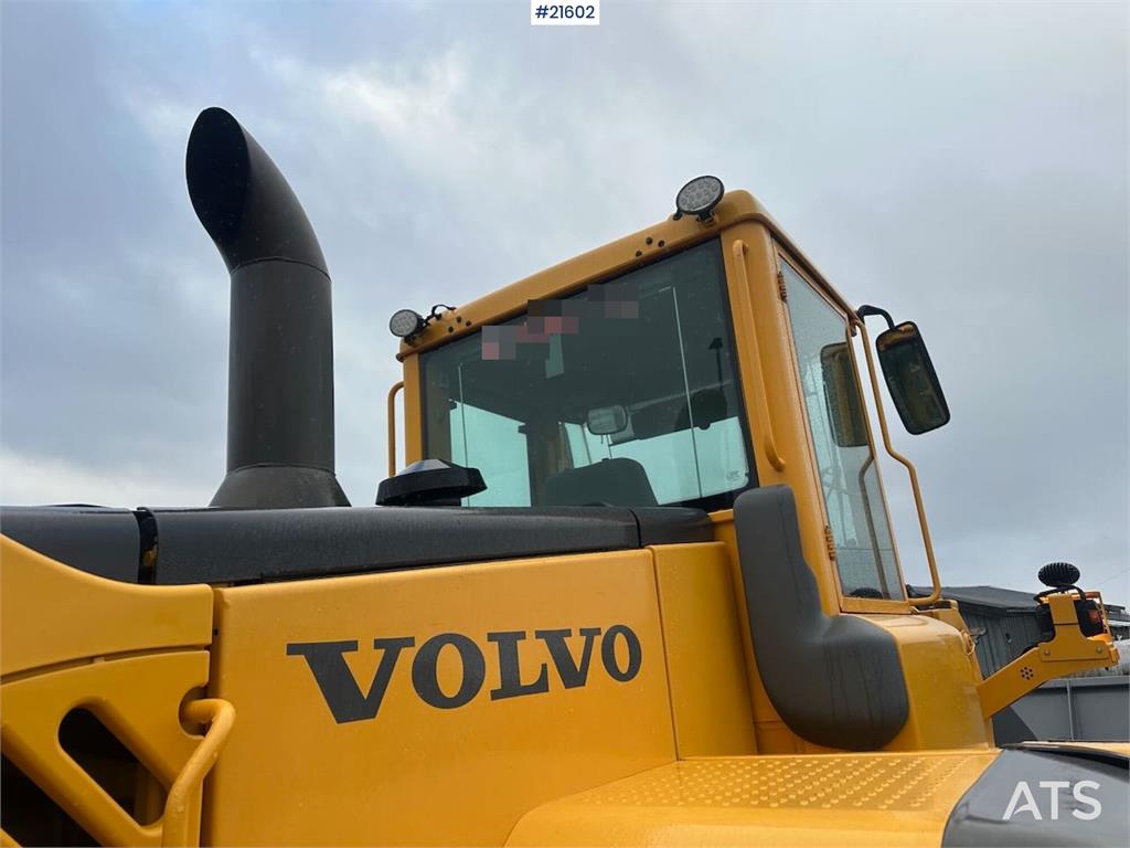 Volvo L90 E wheel loader w/ 3rd and 4th function, bucket