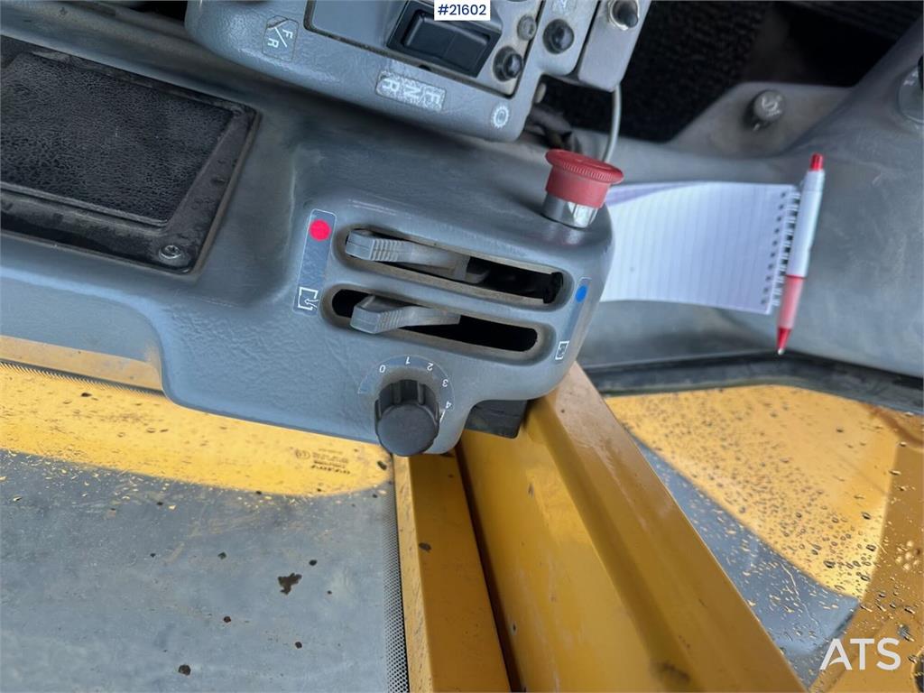 Volvo L90 E wheel loader w/ 3rd and 4th function, bucket