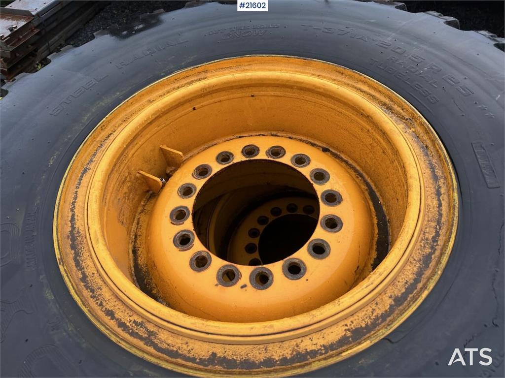 Volvo L90 E wheel loader w/ 3rd and 4th function, bucket