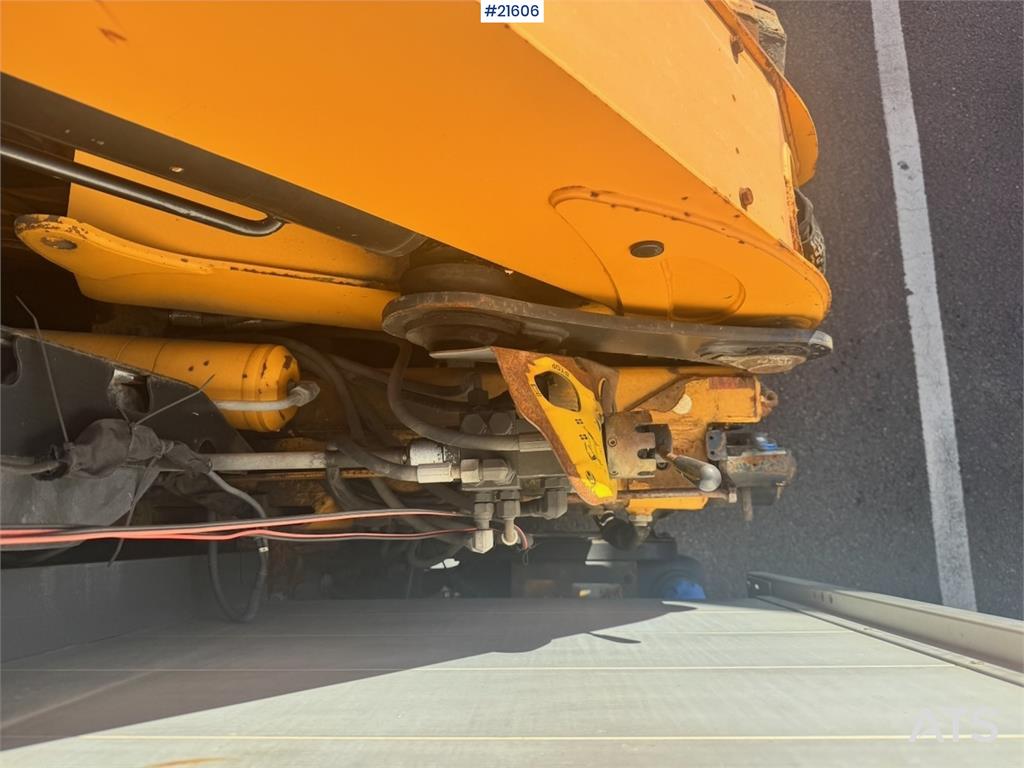 Volvo FE320 4x2 Crane truck w/ Effer 145 Crane.
