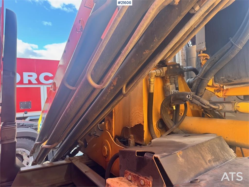 Volvo FE320 4x2 Crane truck w/ Effer 145 Crane.