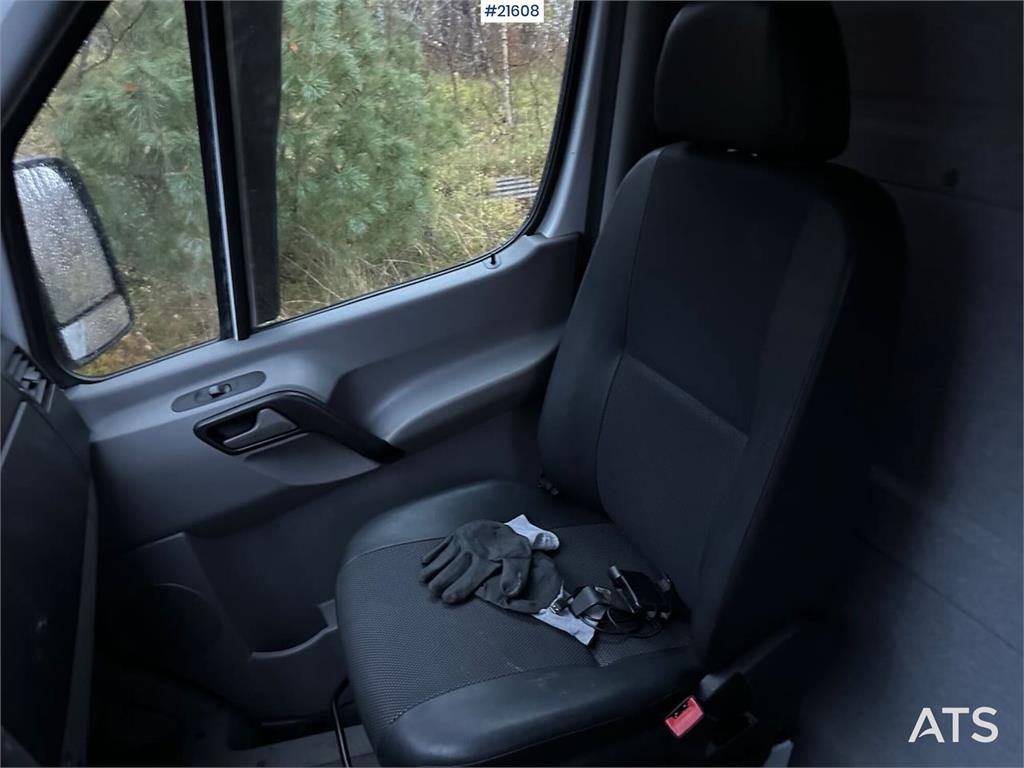 Mercedes-Benz sprinter 516 cdi van.