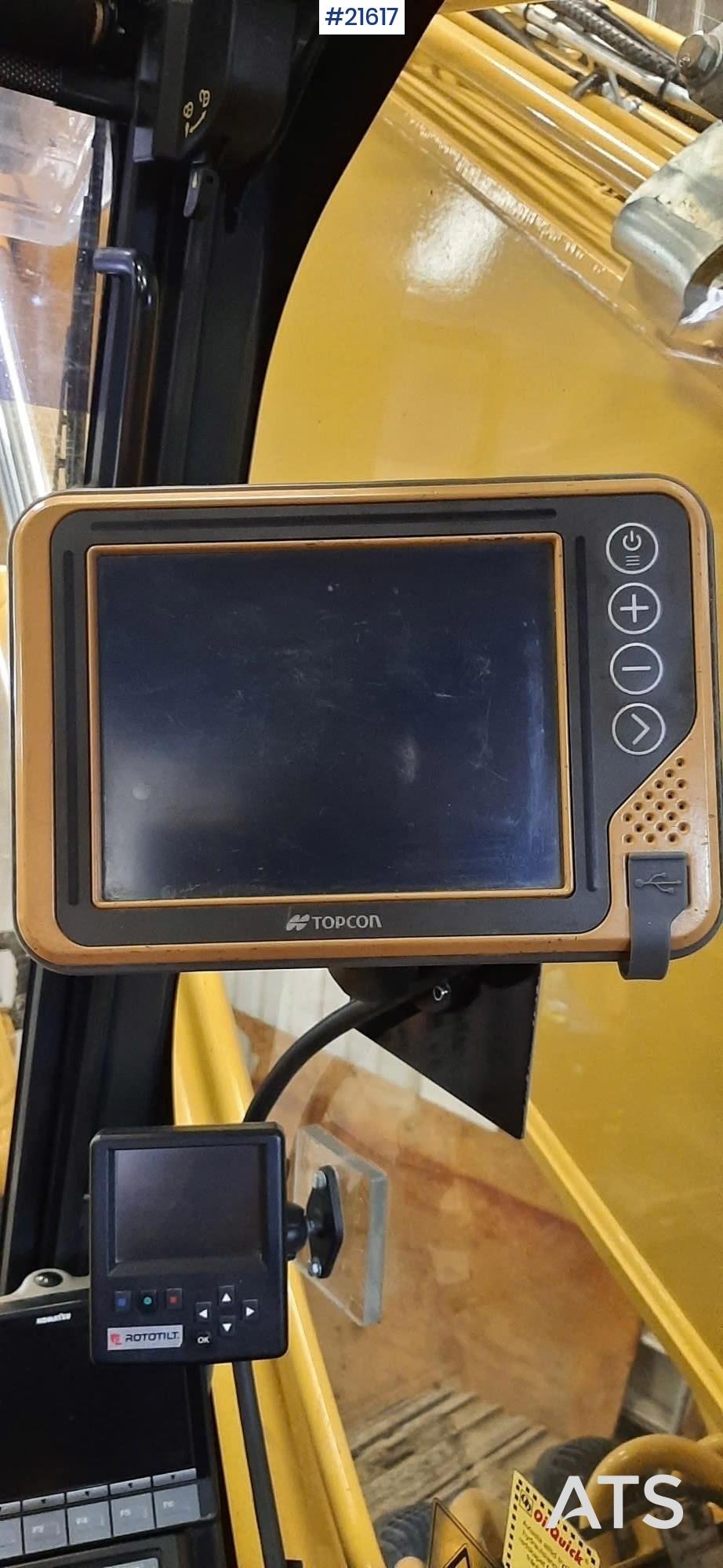 Komatsu PC 210 LC-11 w/ Sanding Bucket and Rototilt