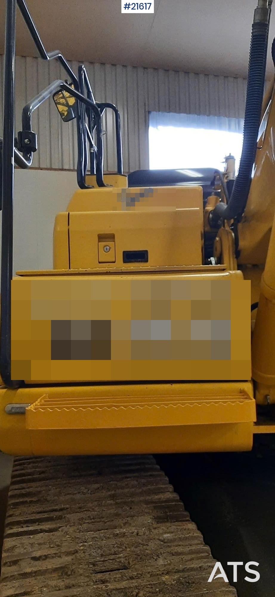 Komatsu PC 210 LC-11 w/ Sanding Bucket and Rototilt