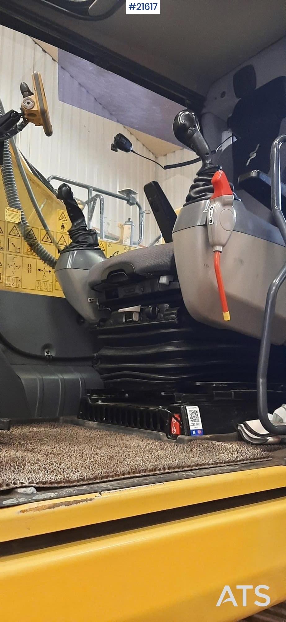 Komatsu PC 210 LC-11 w/ Sanding Bucket and Rototilt