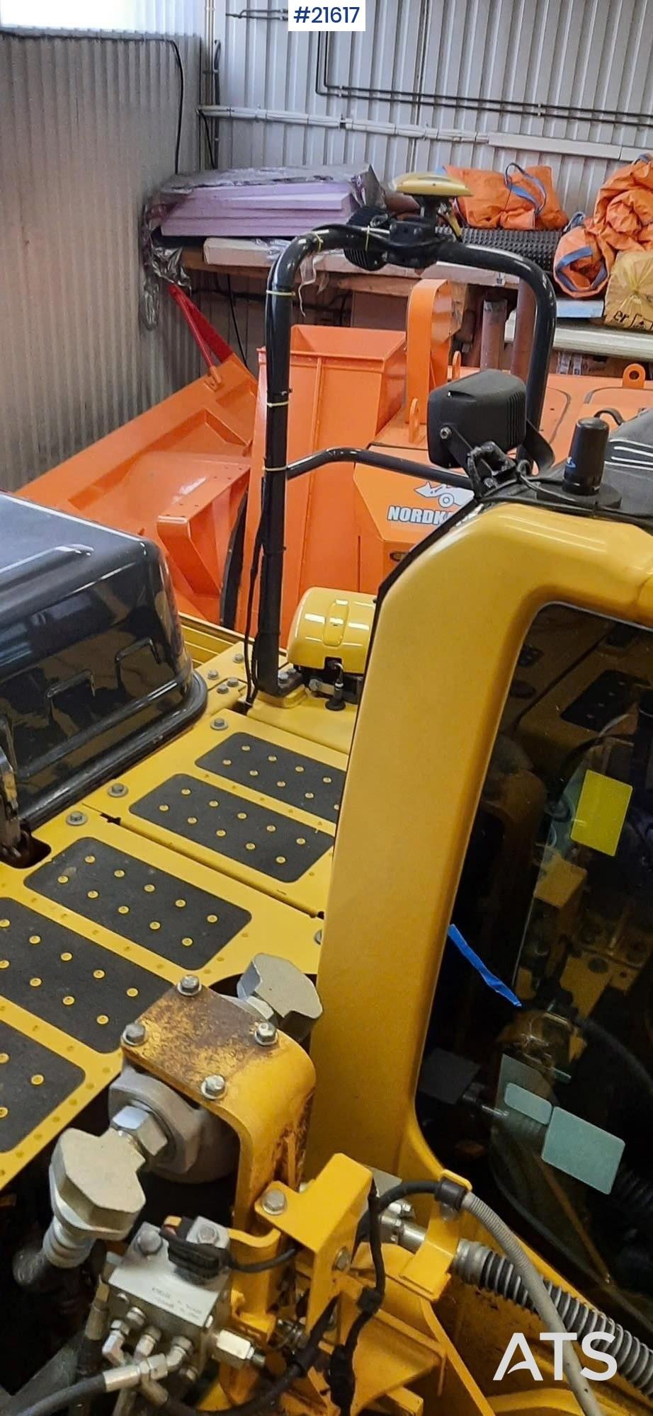 Komatsu PC 210 LC-11 w/ Sanding Bucket and Rototilt