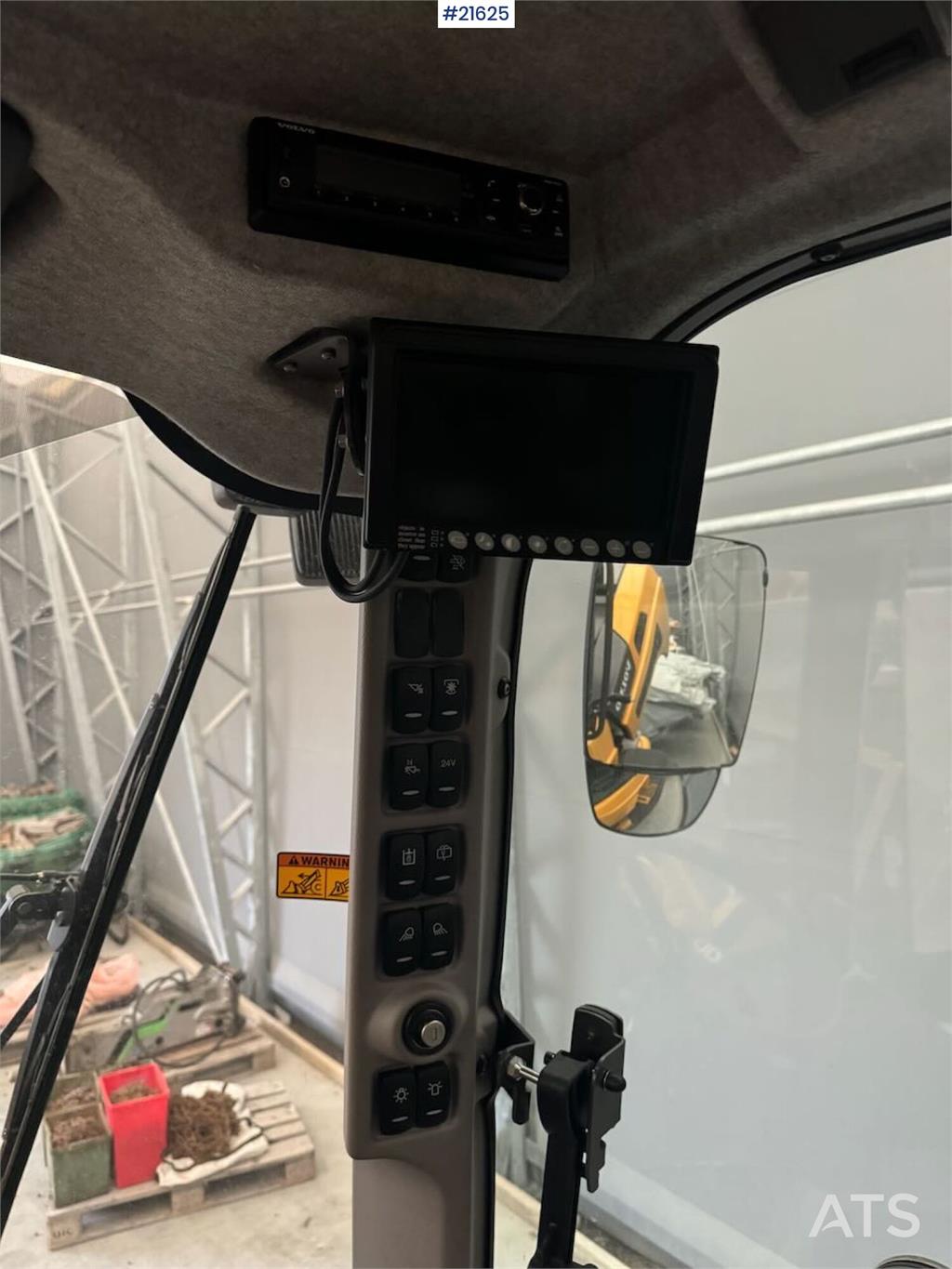 Volvo L45H Wheel Loader w/ lots of equipment! only 103 h