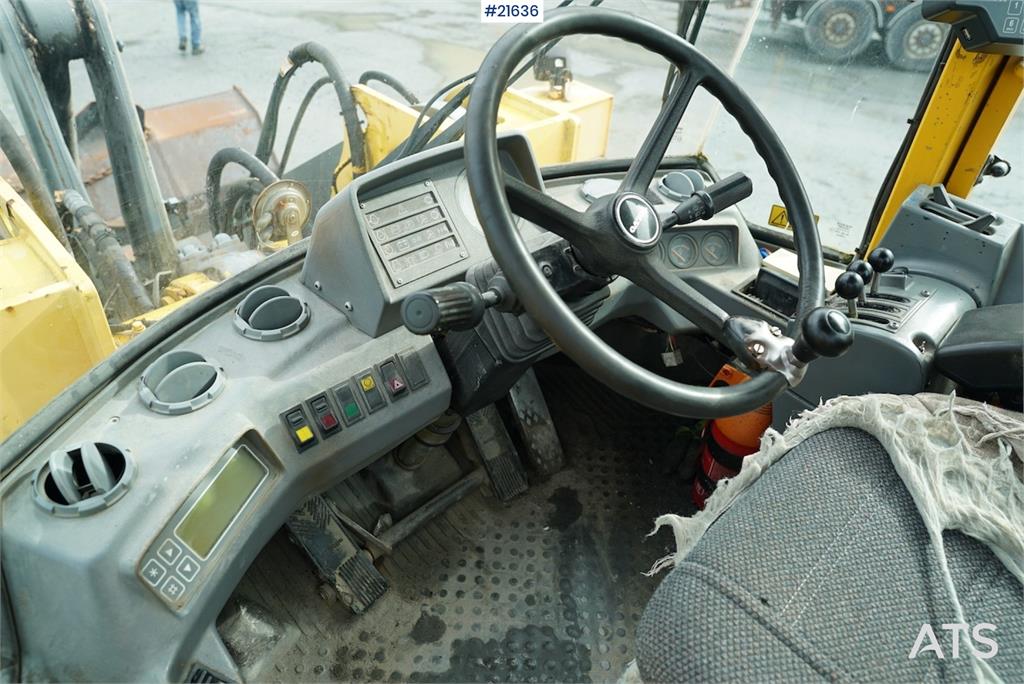 Volvo L120C wheel loader with 3rd function