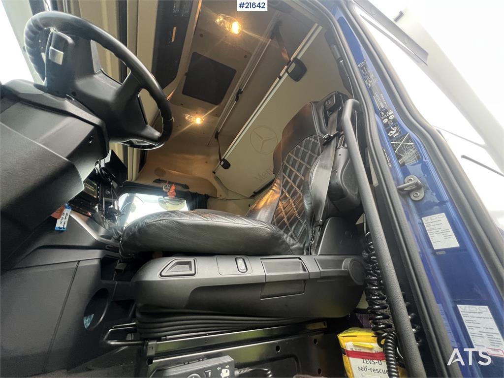 Mercedes-Benz Actros 6x2 box truck with/refrigeration/freezer un