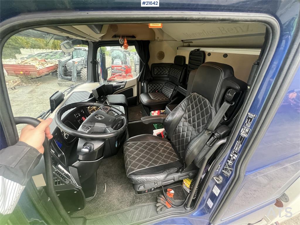 Mercedes-Benz Actros 6x2 box truck with/refrigeration/freezer un