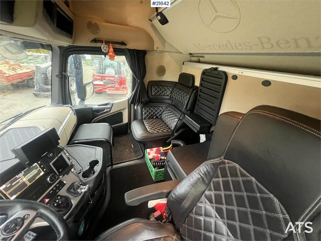 Mercedes-Benz Actros 6x2 box truck with/refrigeration/freezer un