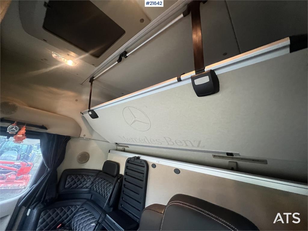 Mercedes-Benz Actros 6x2 box truck with/refrigeration/freezer un