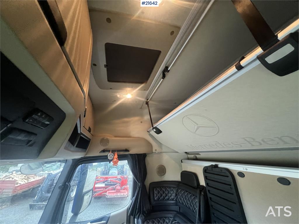 Mercedes-Benz Actros 6x2 box truck with/refrigeration/freezer un