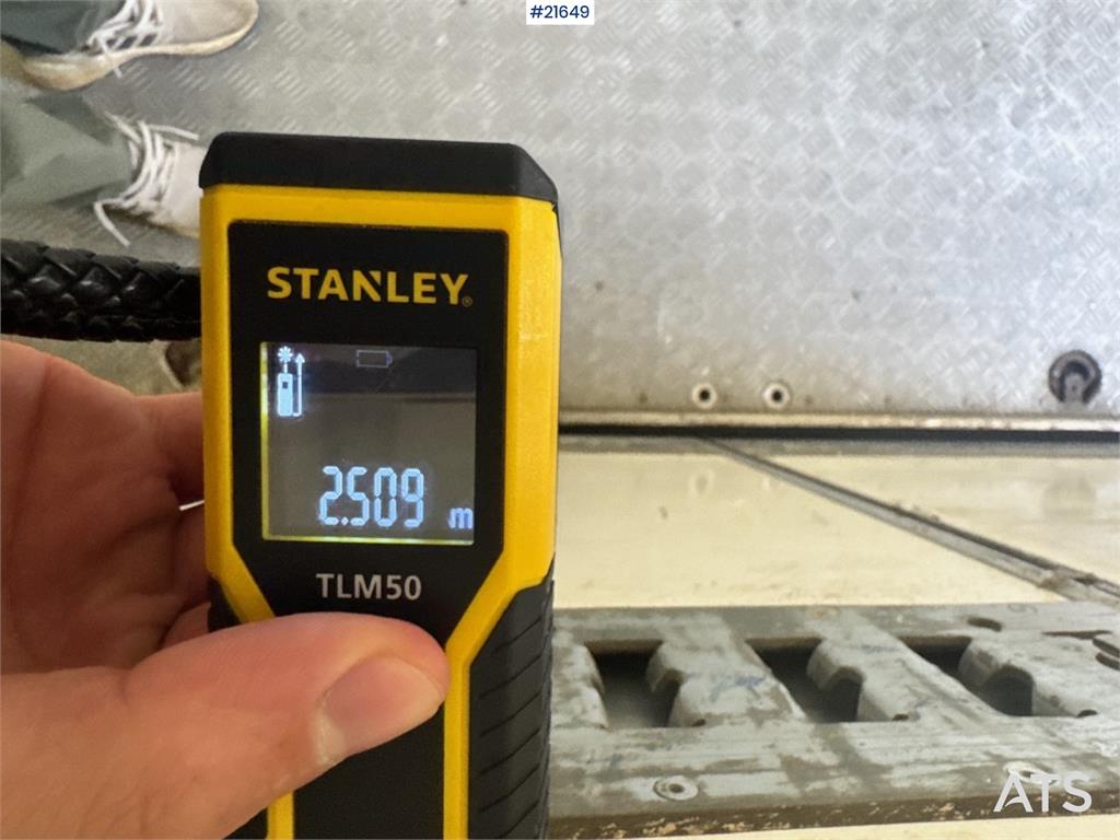 MAN TGS 35.480 8x2 Box truck w/ Full side opening.