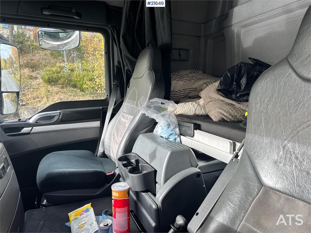 MAN TGS 35.480 8x2 Box truck w/ Full side opening.