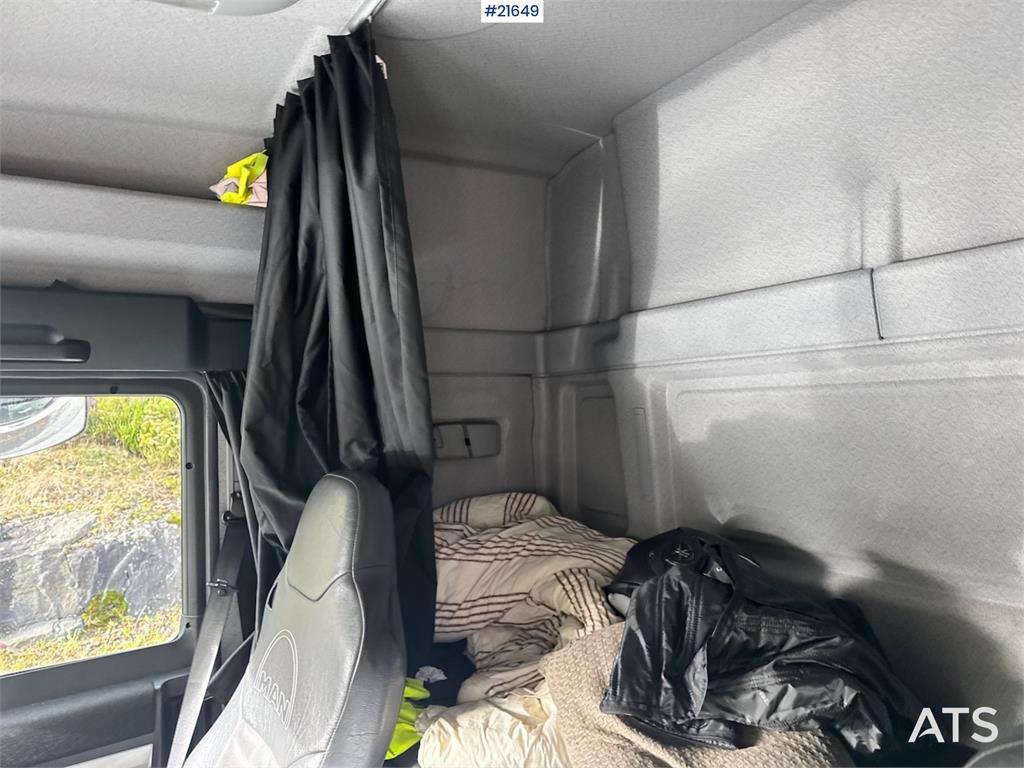 MAN TGS 35.480 8x2 Box truck w/ Full side opening.