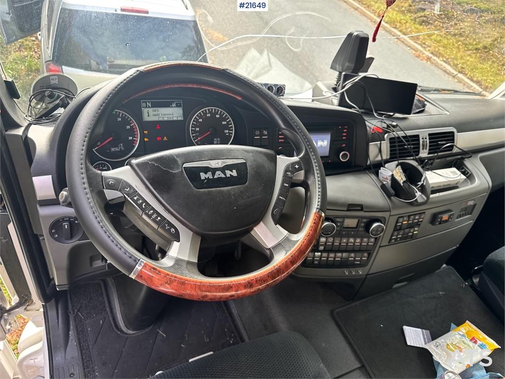 MAN TGS 35.480 8x2 Box truck w/ Full side opening.