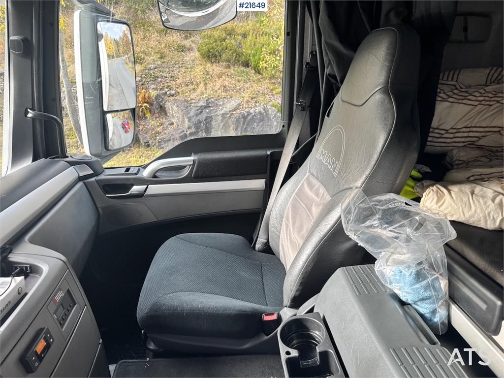 MAN TGS 35.480 8x2 Box truck w/ Full side opening.